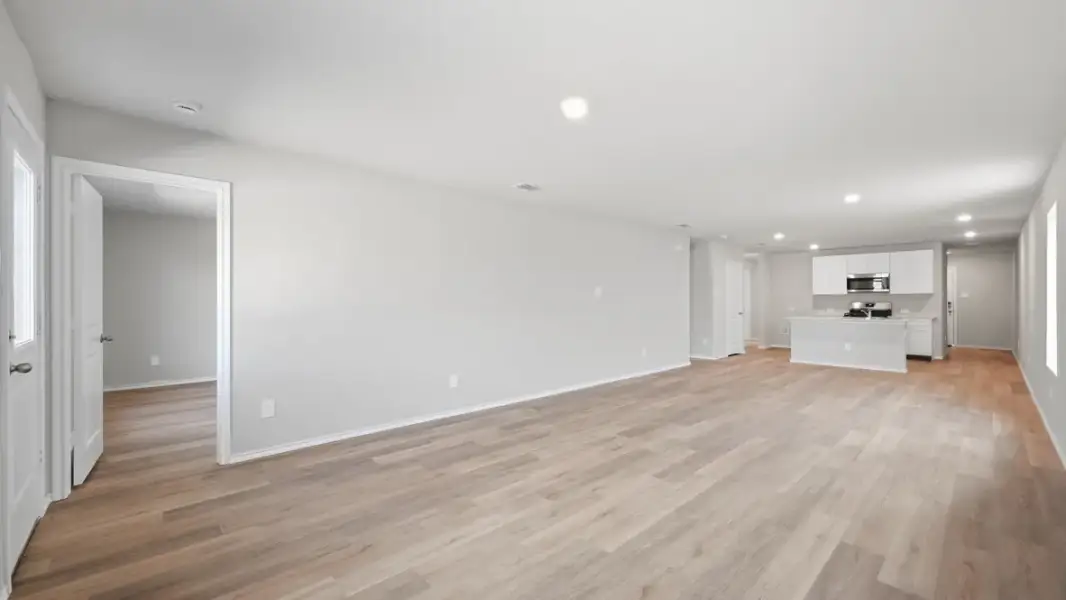 Spacious, unfurnished interior of a new home in The Canyons, Keene (Image 19).