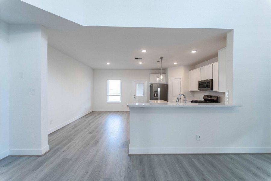Spacious, unfurnished interior of a new home in Colony at Pinehurst, Pinehurst (Image 9).