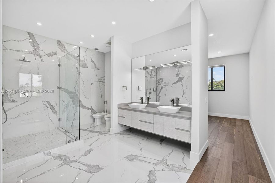 Furnished interior view inside a new home in , Pompano Beach (Image 41).