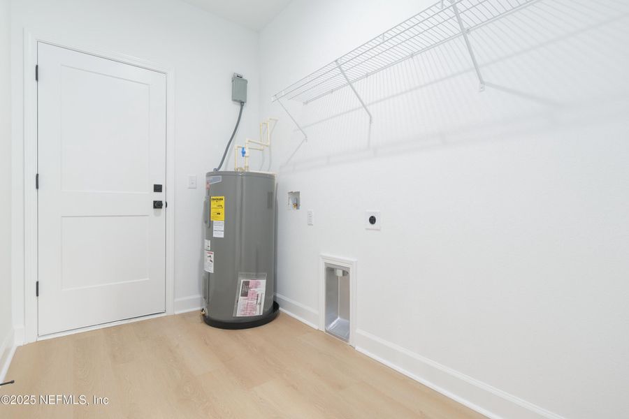 Spacious, unfurnished interior of a new home in , Keystone Heights (Image 20).