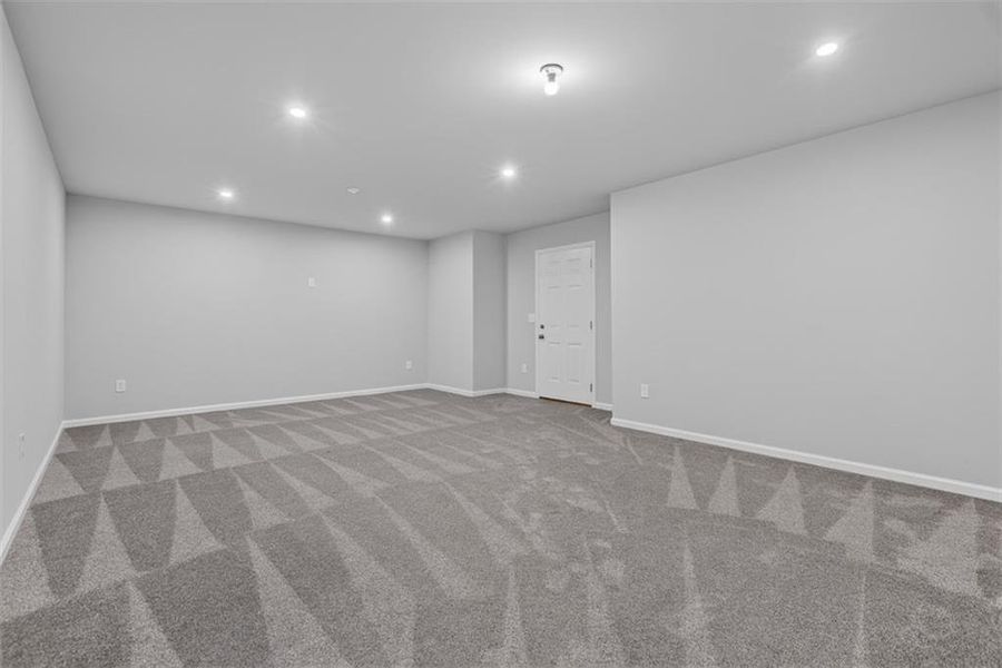 Spacious, unfurnished interior of a new home in , Eastanollee (Image 39).