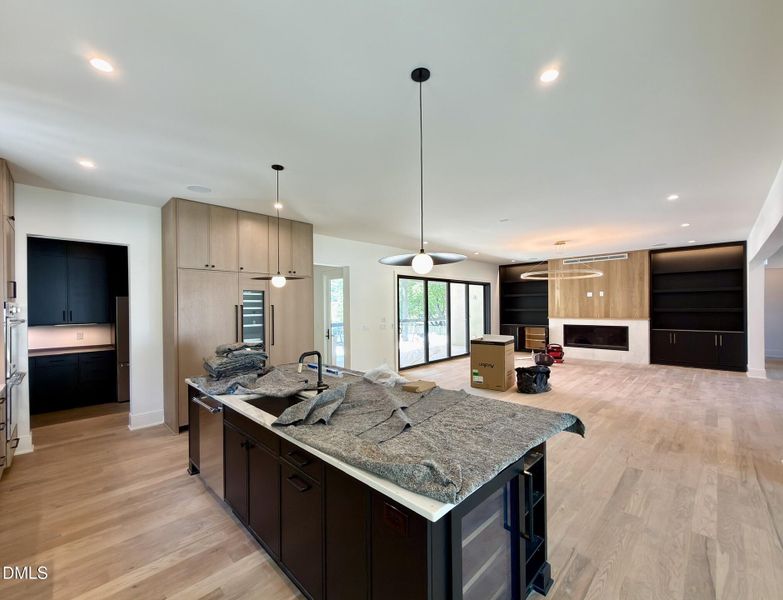 993ABB97-7D7C-43C3-A7D6-4635BCAED86E_1_1