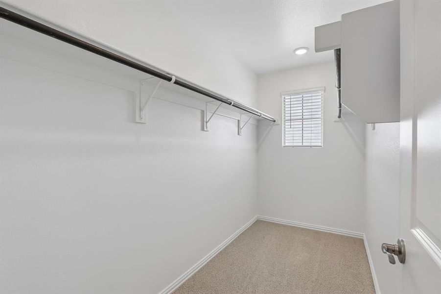 Spacious, unfurnished interior of a new home in Oak Ridge Park, Corinth (Image 21).