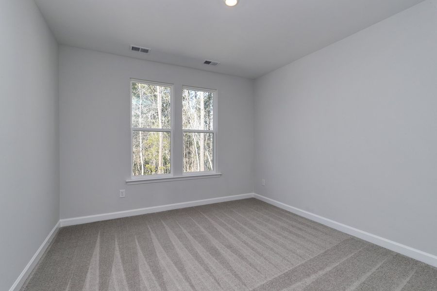 Spacious, unfurnished interior of a new home in Bally Castle, Murrells Inlet (Image 27).