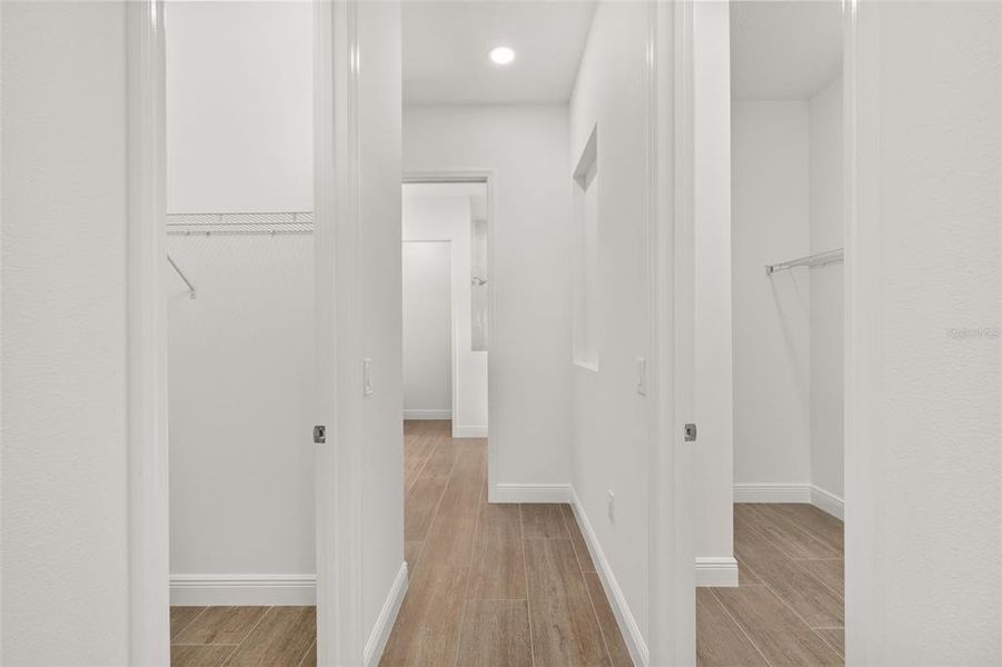 Spacious, unfurnished interior of a new home in , Sarasota (Image 44).