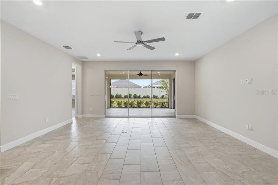 Spacious, unfurnished interior of a new home in , Palmetto (Image 24).