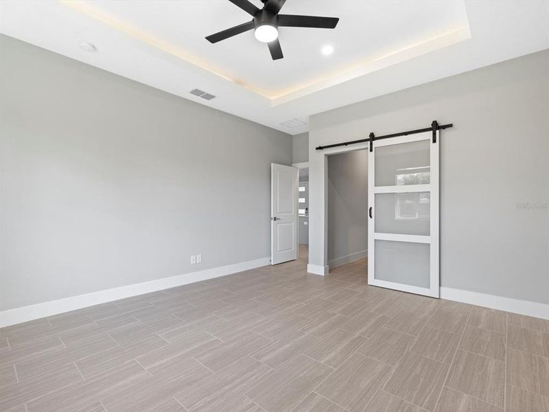Spacious, unfurnished interior of a new home in , Punta Gorda (Image 12).
