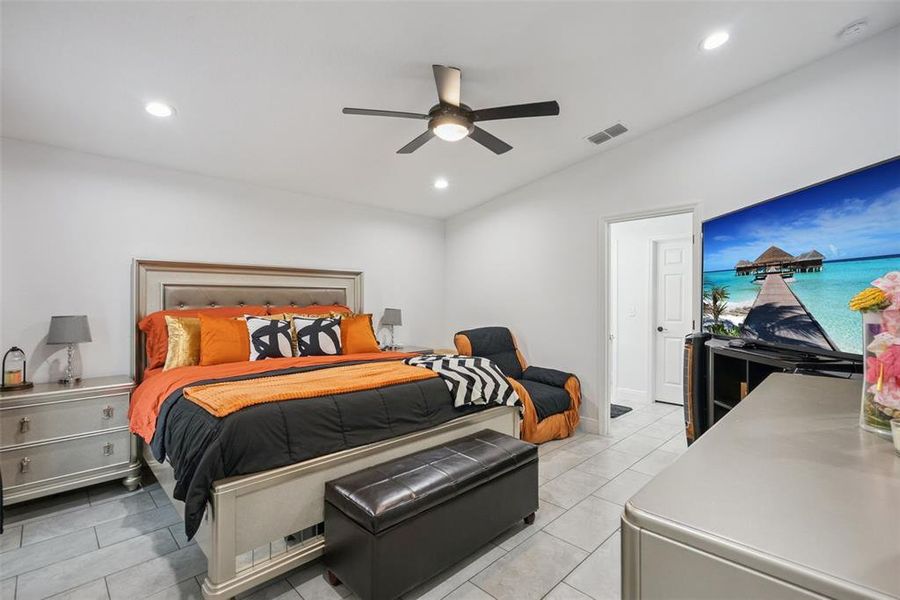 Furnished interior view inside a new home in , Deland (Image 14).