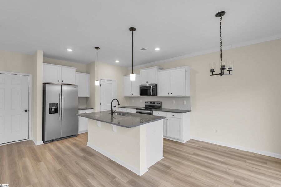 Furnished interior view inside a new home in Sedona, Greenville (Image 6).