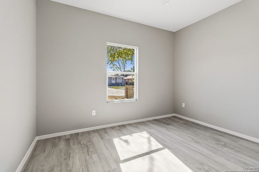 Spacious, unfurnished interior of a new home in , San Antonio (Image 20).