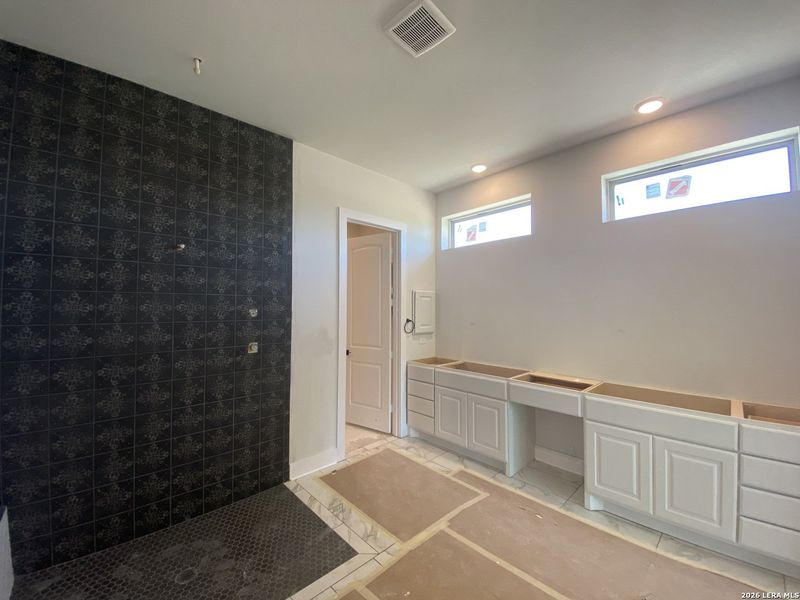 In-progress construction of a new home in , San Antonio, TX (Image 38).