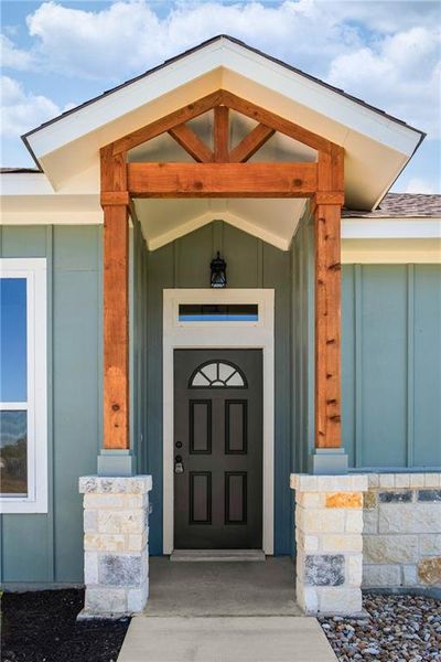 Exterior details and patio area of a home in , Temple (Image 3).