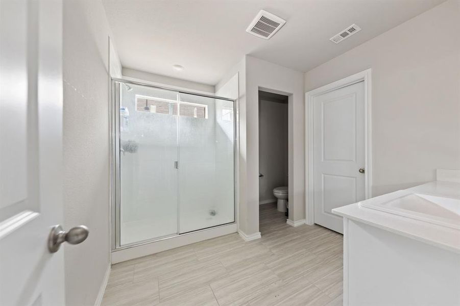 Spacious, unfurnished interior of a new home in Rosewood at Beltmill, Fort Worth (Image 16).
