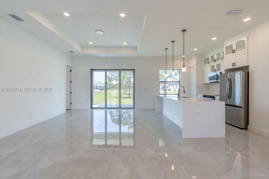 Kitchen/LR/Lanai