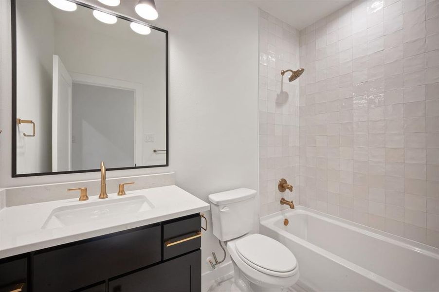 Furnished interior view inside a new home in , Dallas (Image 37).