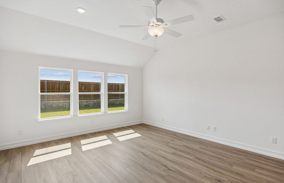 Spacious, unfurnished interior of a new home in Whitewing Trails, Princeton (Image 18). Spacious, unfurnished interior of a new home in Whitewing Trails, Princeton (Image 18).