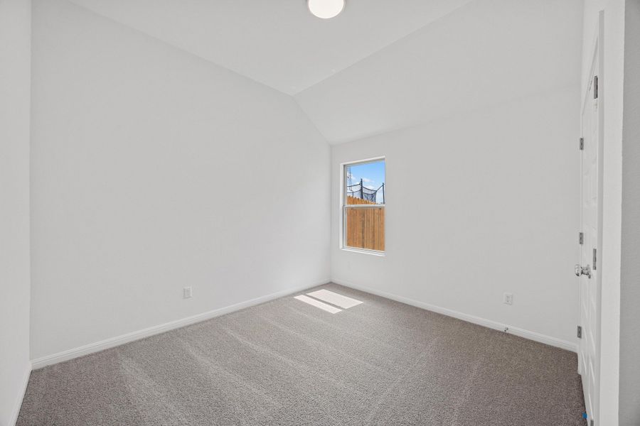 Spacious, unfurnished interior of a new home in Trinity Ranch, Elgin (Image 29).