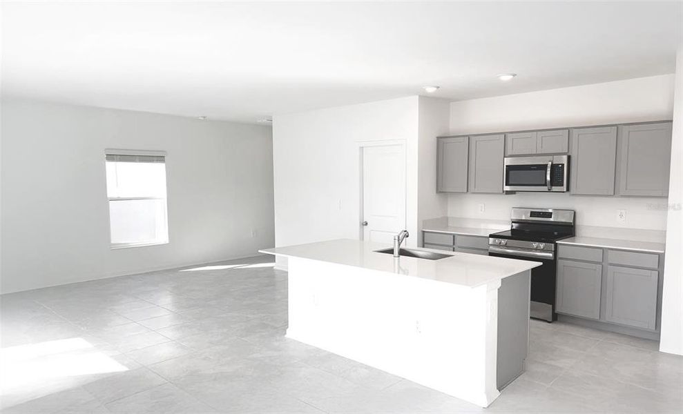 Furnished interior view inside a new home in , Winter Haven (Image 9).