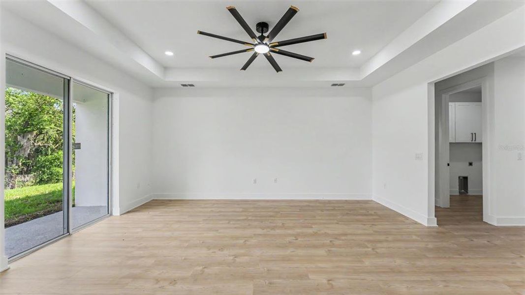 Spacious, unfurnished interior of a new home in , Davenport (Image 21).