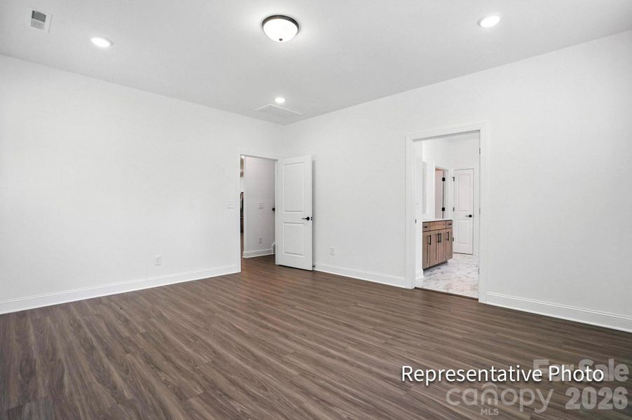 Spacious, unfurnished interior of a new home in The Enclave at Laurelbrook, Sherrills Ford (Image 19).