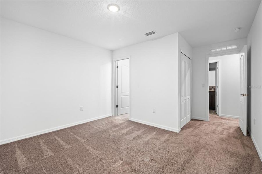 Spacious, unfurnished interior of a new home in Avalon Woods, Newberry (Image 31). Spacious, unfurnished interior of a new home in Avalon Woods, Newberry (Image 31).