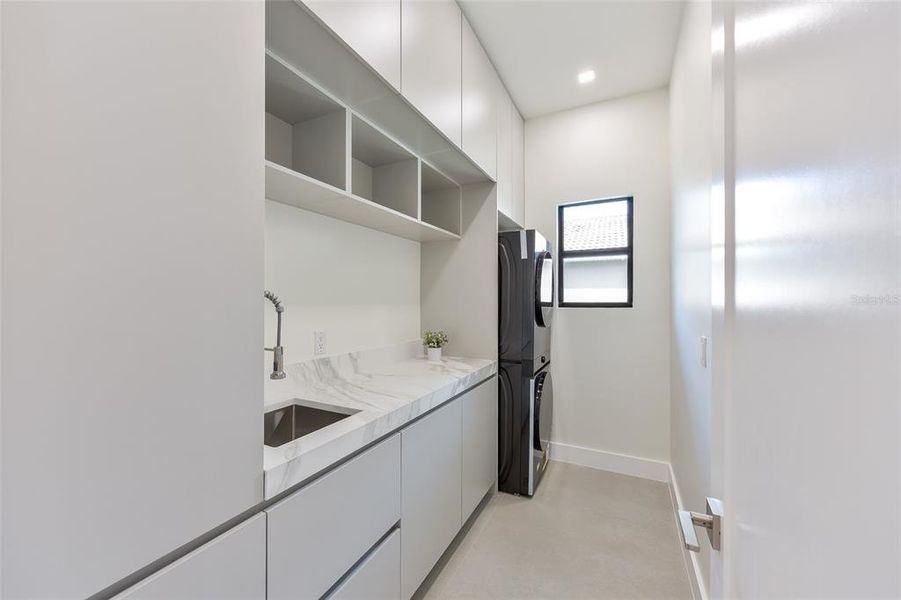 Furnished interior view inside a new home in , Cape Coral (Image 13).