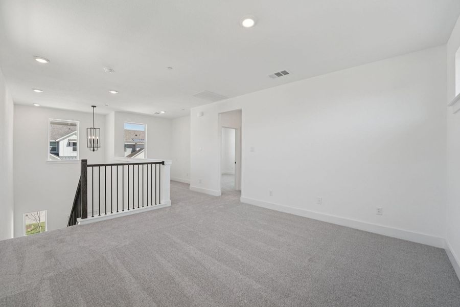 Spacious, unfurnished interior of a new home in Avery Centre, Round Rock (Image 21).