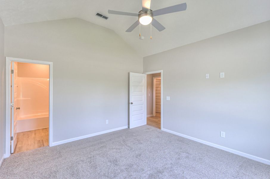 Spacious, unfurnished interior of a new home in Legacy Preserve, Tullahoma (Image 12). Spacious, unfurnished interior of a new home in Legacy Preserve, Tullahoma (Image 12).