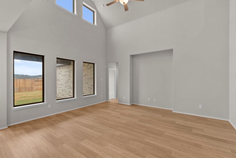 Spacious, unfurnished interior of a new home in Escondido, Magnolia (Image 19).