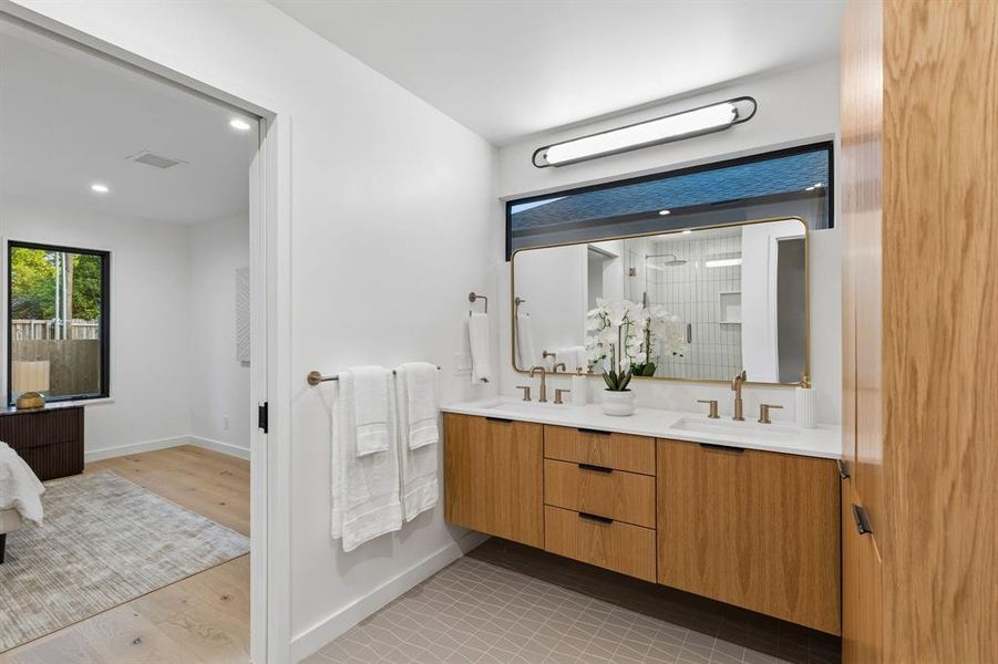 Furnished interior view inside a new home in , Dallas (Image 17).