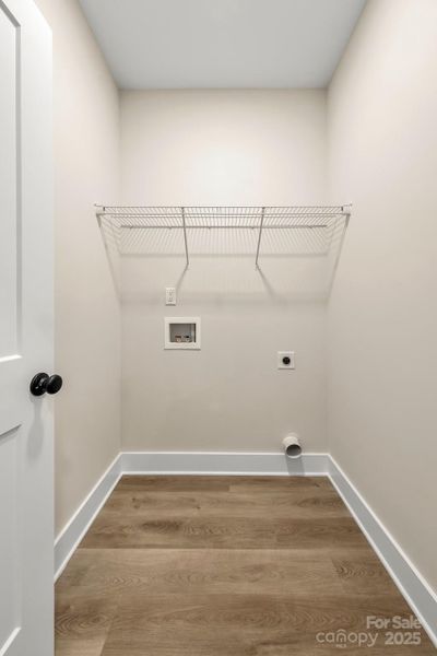 Spacious, unfurnished interior of a new home in , Salisbury (Image 10).