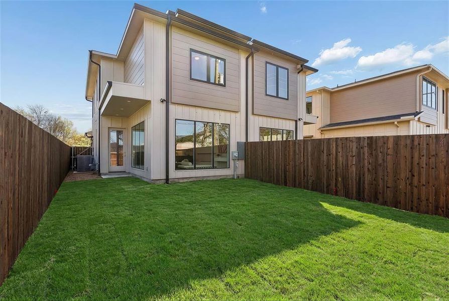 Exterior details and patio area of a home in , Dallas (Image 3).