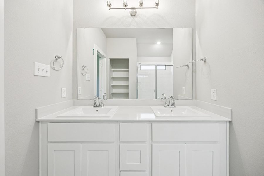 Primary Bathroom in the Oscar home plan by Trophy Signature Homes – REPRESENTATIVE PHOTO Primary Bathroom in the Oscar home plan by Trophy Signature Homes – REPRESENTATIVE PHOTO