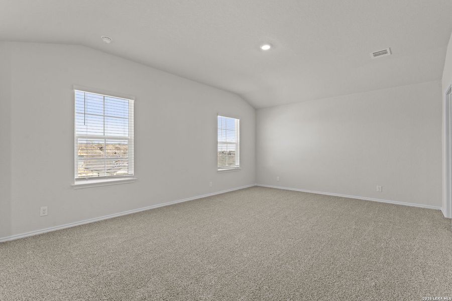 Spacious, unfurnished interior of a new home in Applewood, San Antonio (Image 24). Spacious, unfurnished interior of a new home in Applewood, San Antonio (Image 24).