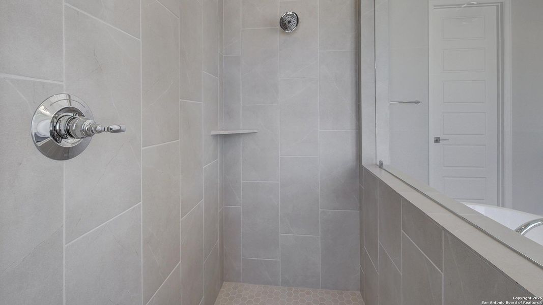 Image 28 of a home in Esperanza 60'.