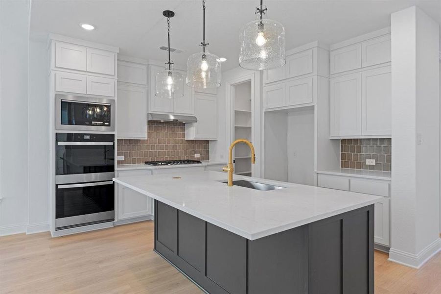 DAL_Painted Tree_Easton_3925 Menard Street (9) DAL_Painted Tree_Easton_3925 Menard Street (9)