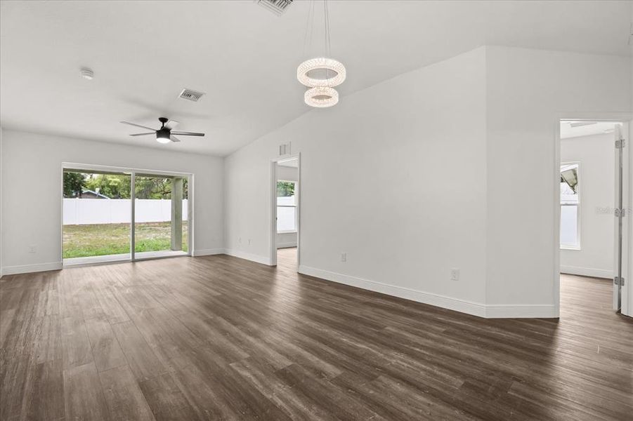 Spacious, unfurnished interior of a new home in , Leesburg (Image 11).