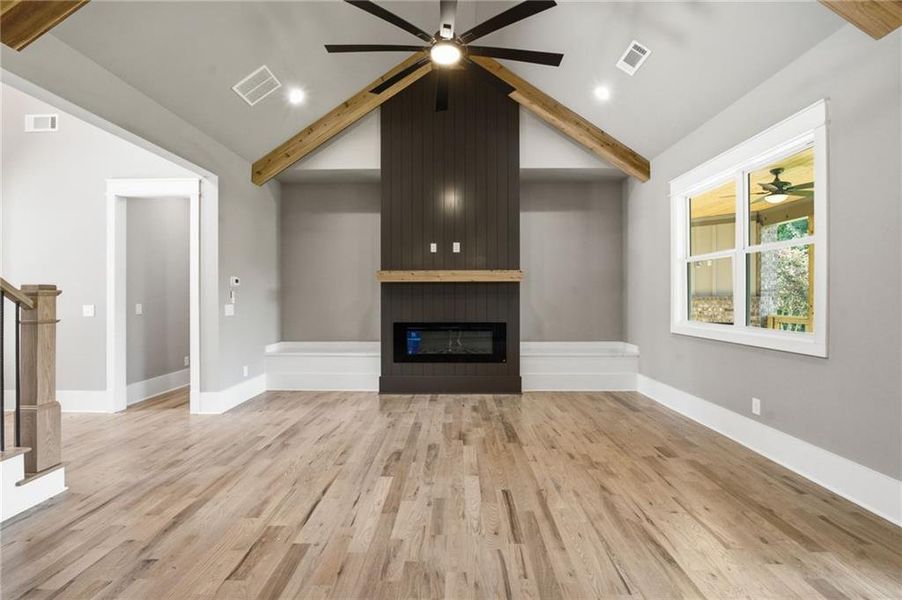 Spacious, unfurnished interior of a new home in , Jefferson (Image 54).