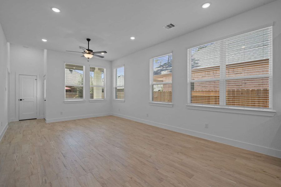 Spacious, unfurnished interior of a new home in The Woodlands Hills, Willis (Image 25). Spacious, unfurnished interior of a new home in The Woodlands Hills, Willis (Image 25).