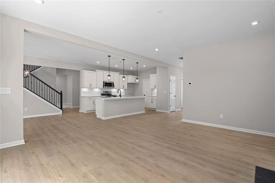 Spacious, unfurnished interior of a new home in Pickens Bluff, Dallas (Image 16).