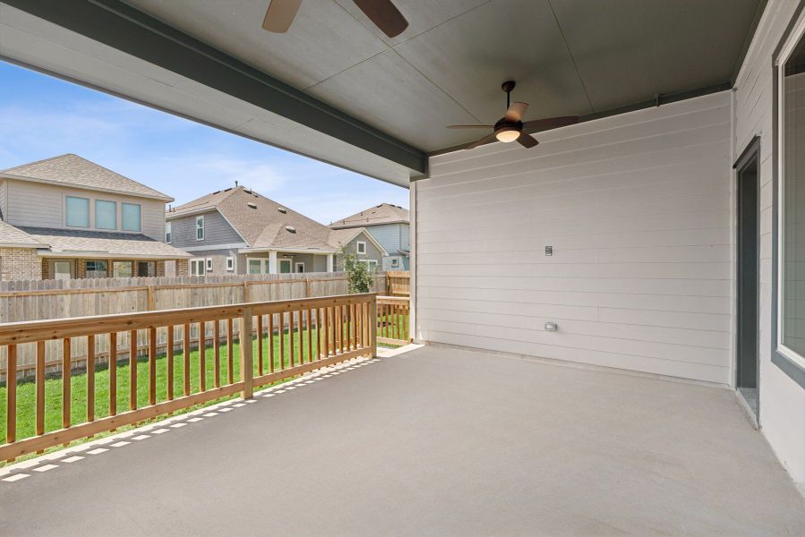 Exterior details and patio area of a home in Ladera - High Point 45', San Antonio (Image 4).