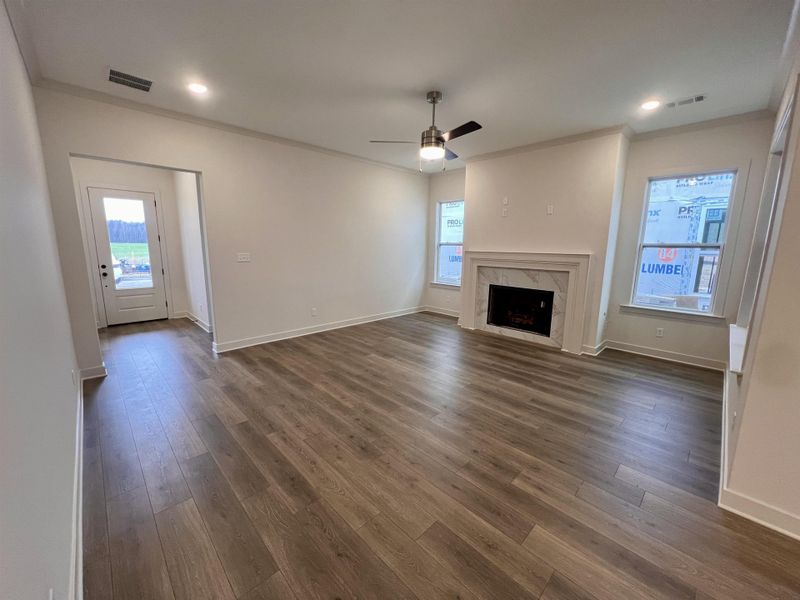 Spacious, unfurnished interior of a new home in Lockwood, Collierville (Image 12).