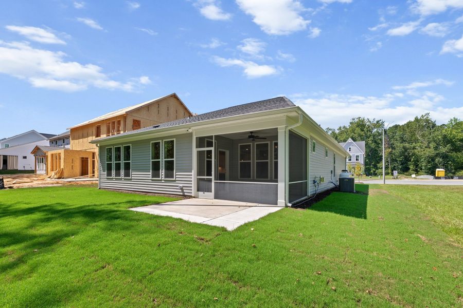 Representative exterior details of a home built from the The Ellery by RobuckHomes in Baylee Ridge, Selma (Image 45).