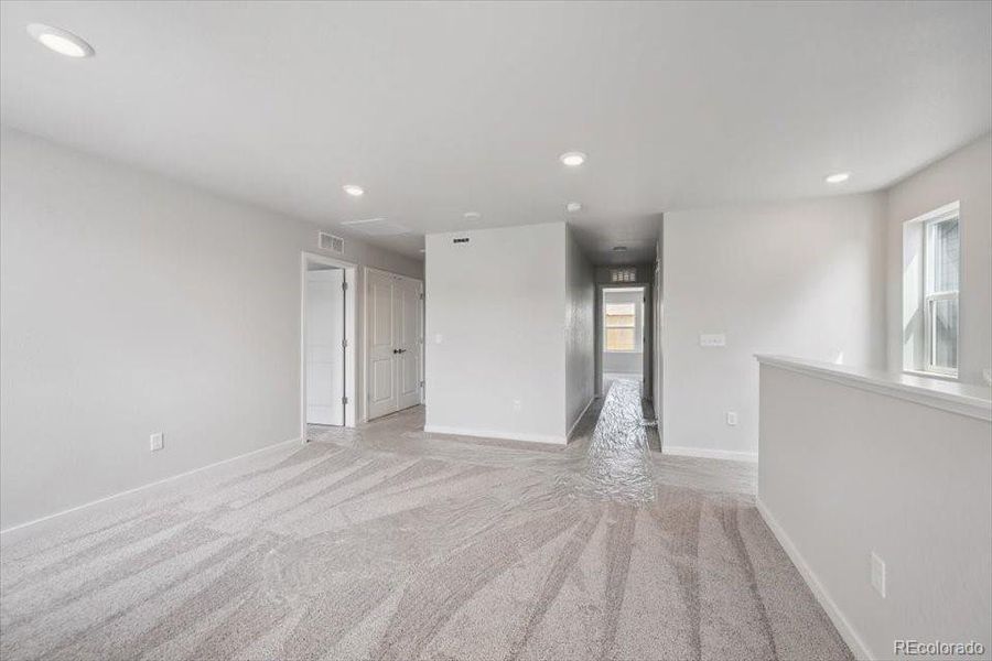 Spacious, unfurnished interior of a new home in Farmlore, Brighton (Image 11).