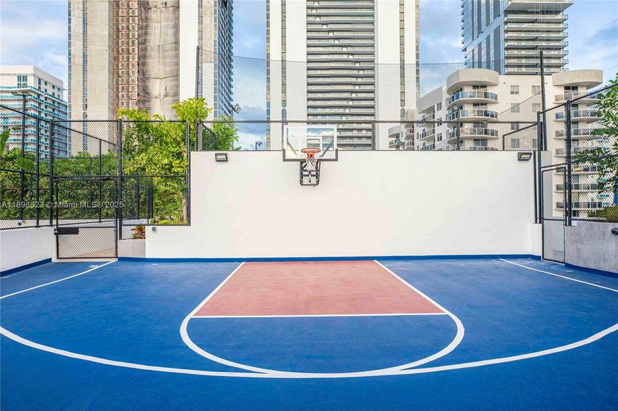 Community amenities in , Miami (Image 77). Community amenities in , Miami (Image 77).