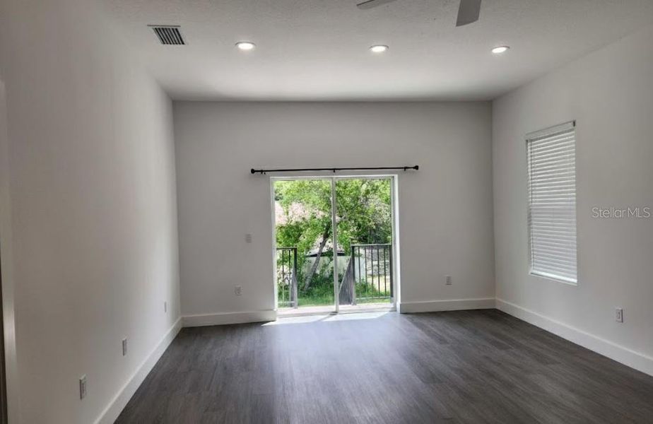 Spacious, unfurnished interior of a new home in , Spring Hill (Image 26).