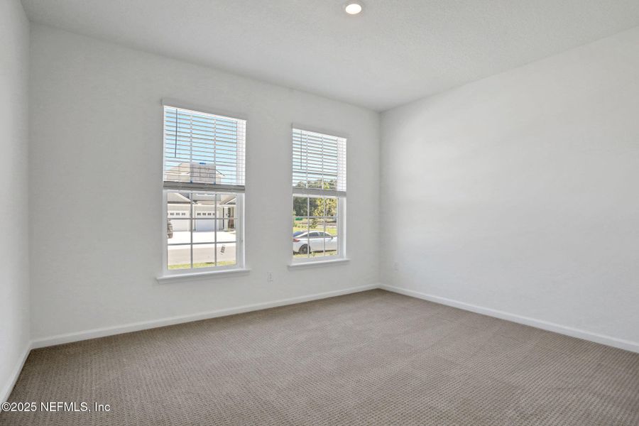 Spacious, unfurnished interior of a new home in Hyland Trail, Green Cove Springs (Image 20).