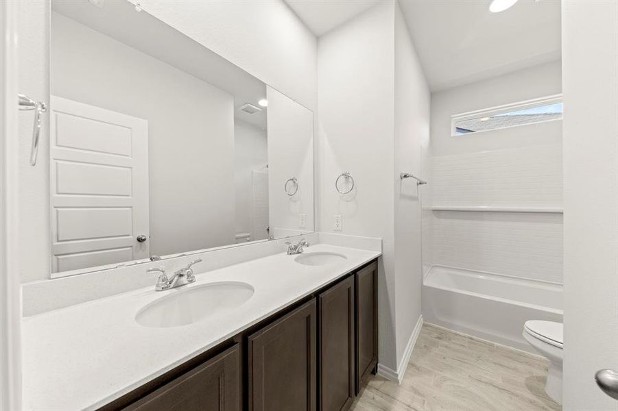 16. 3732 Honey Daisy - 2ND Bath