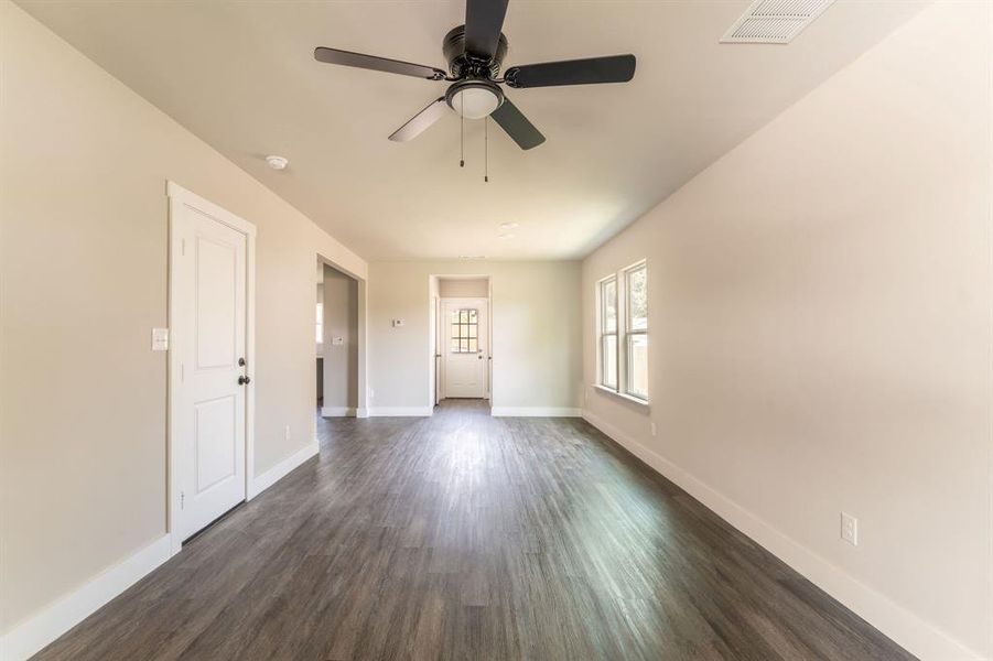 Spacious, unfurnished interior of a new home in , Fort Worth (Image 12).