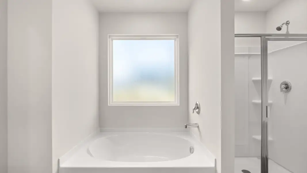Representative interior finishes for a home built from the Ansley by D.R. Horton in Stillwater Lake Oconee, Eatonton (Image 13).